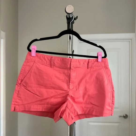 Women’s GAP Casual Shorts ~ Size 14 - Picture 1 of 1